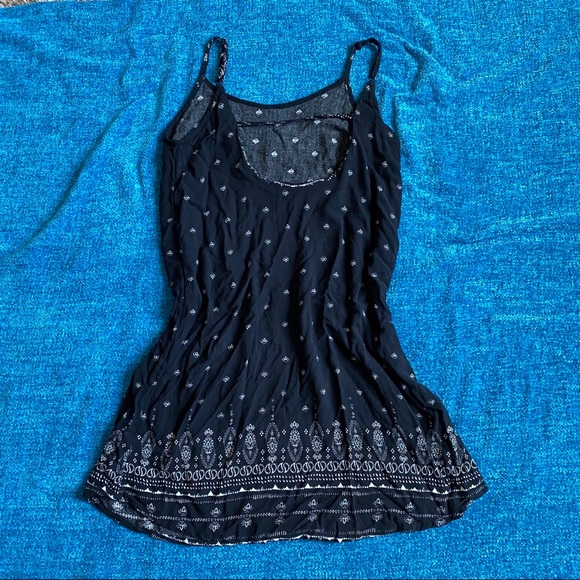 Casual Black Shift Dress with White Patterning - Picture 2 of 3